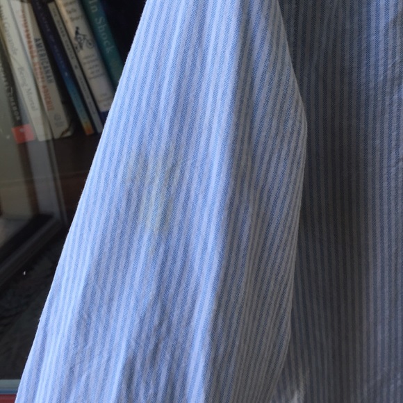 J Crew Men's Oxford Button Up - Picture 7 of 7